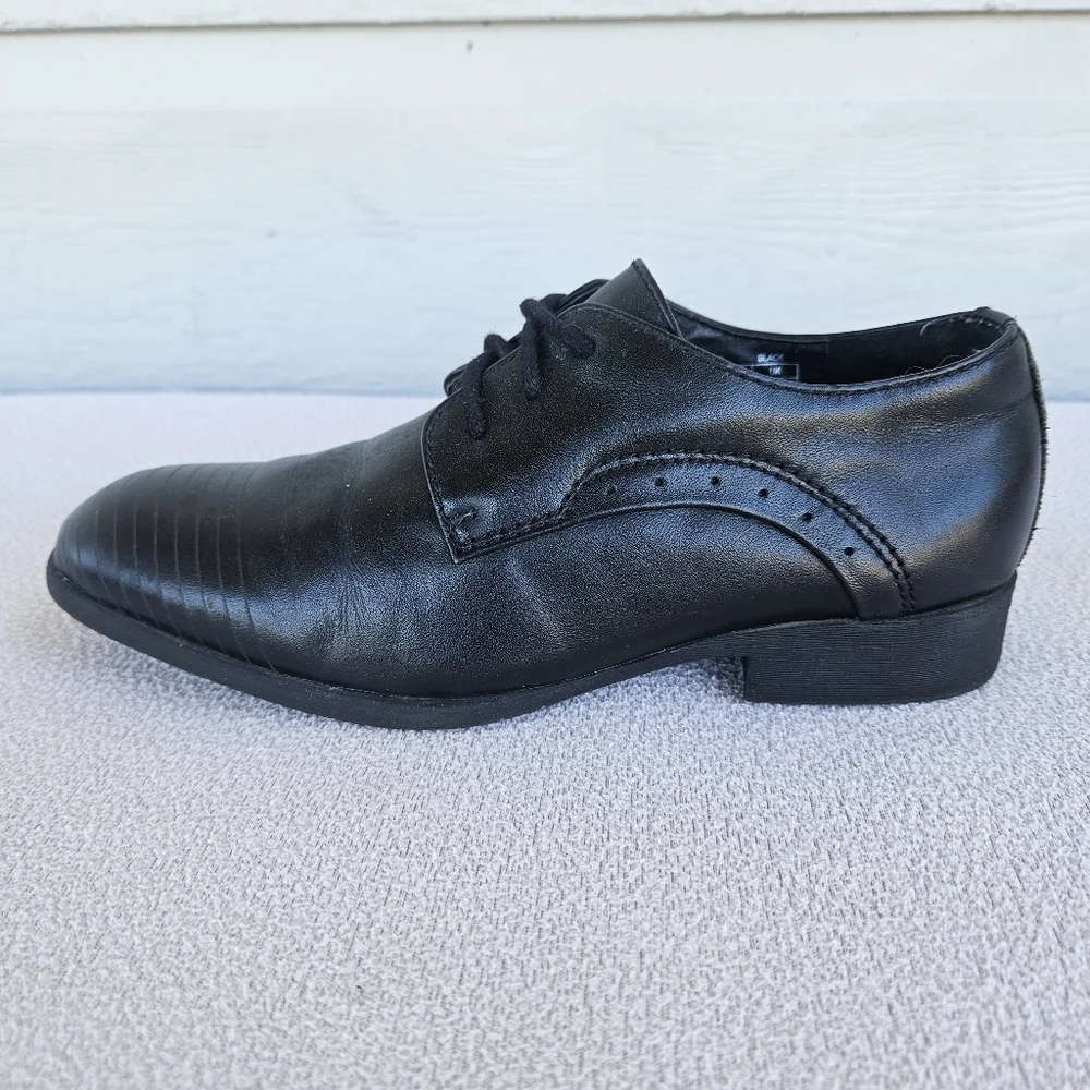 Kenneth Cole Straight Line Dress Oxford Shoe Black Youth SZ 1.5 Formal Tie